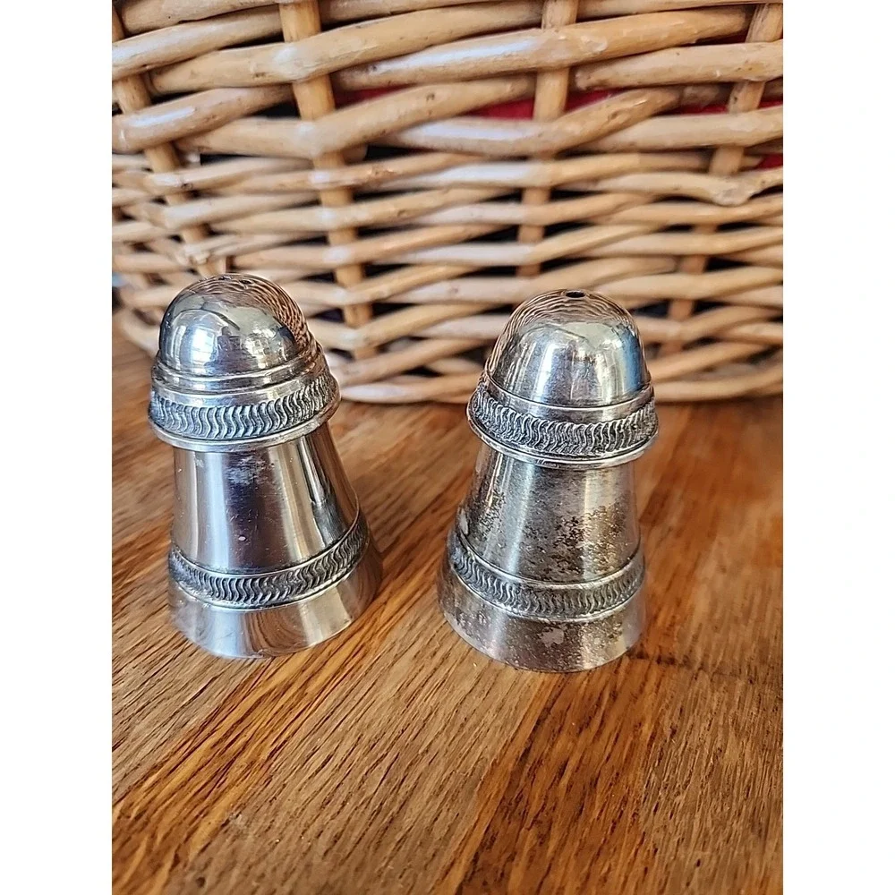 Vtg Silverplate Metal Salt & Pepper Shakers fancy classic‎